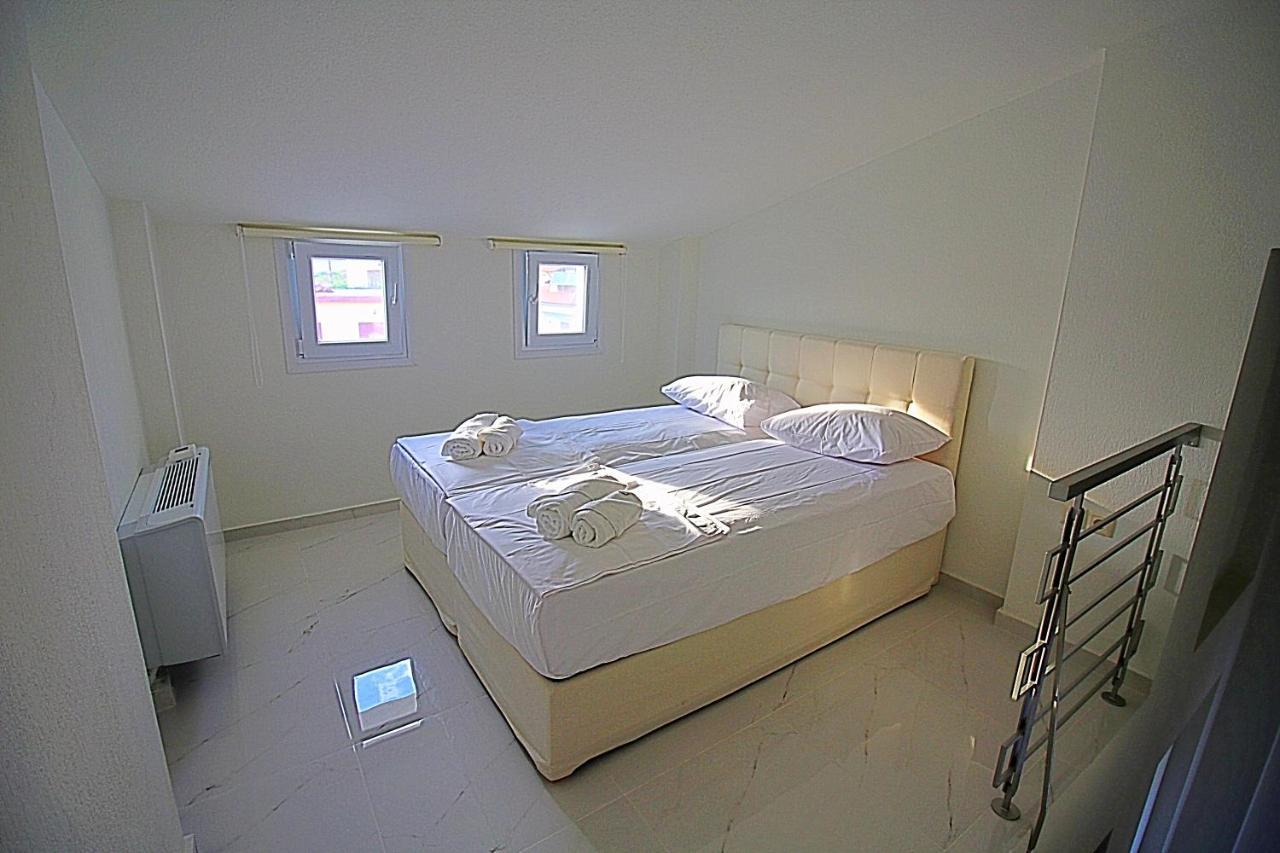 Sky Rays Luxury Apartments Nikiti  Zewnętrze zdjęcie