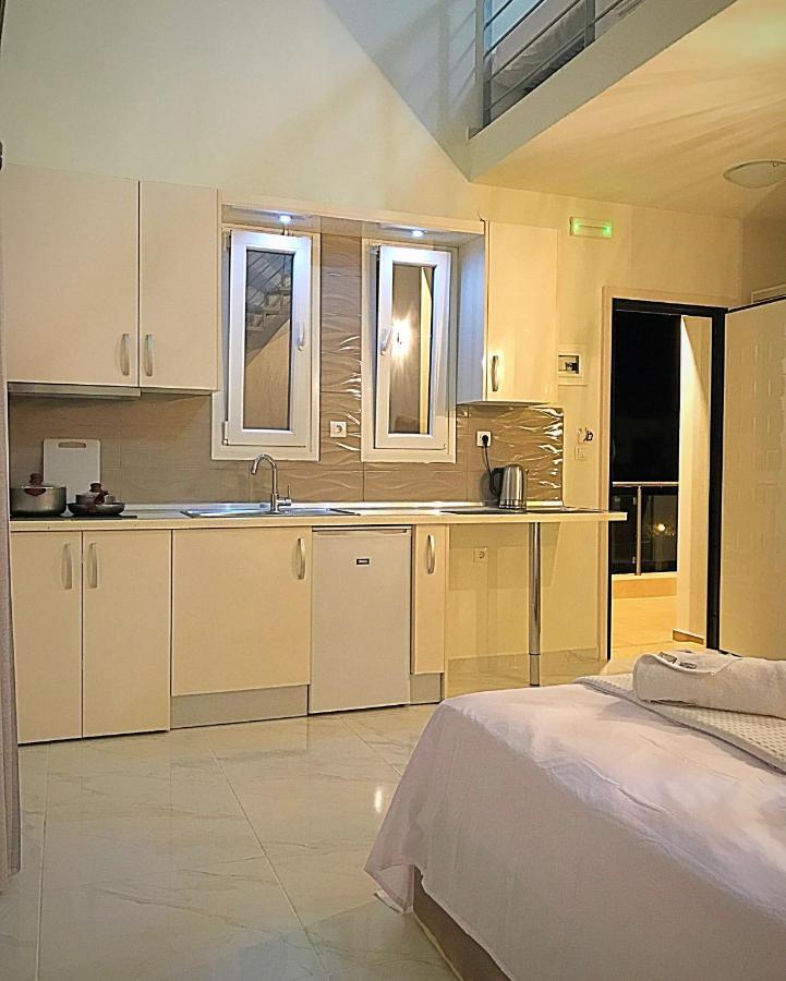 Sky Rays Luxury Apartments Nikiti  Zewnętrze zdjęcie